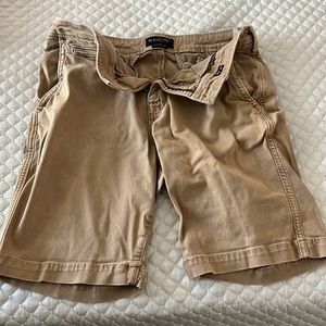 Like new Khaki American Eagle cargo shorts (Waist: 30)